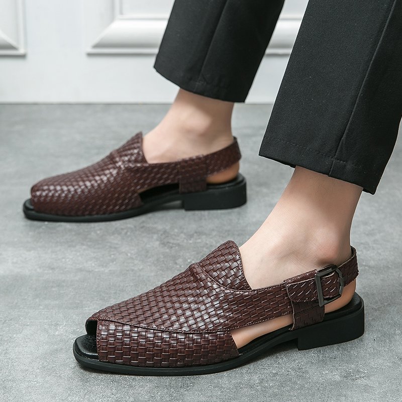 Sandal Men's 2024 Trending Products Hot Selling Genuine Leather Slippers Breathable Men's Summer Flat Sandals Walking Style