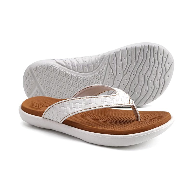 Customized New Design Fashion Luxury Flip Flops Slides Slippers, Non-slip Breathable Beach Sandals for Women and Ladies.