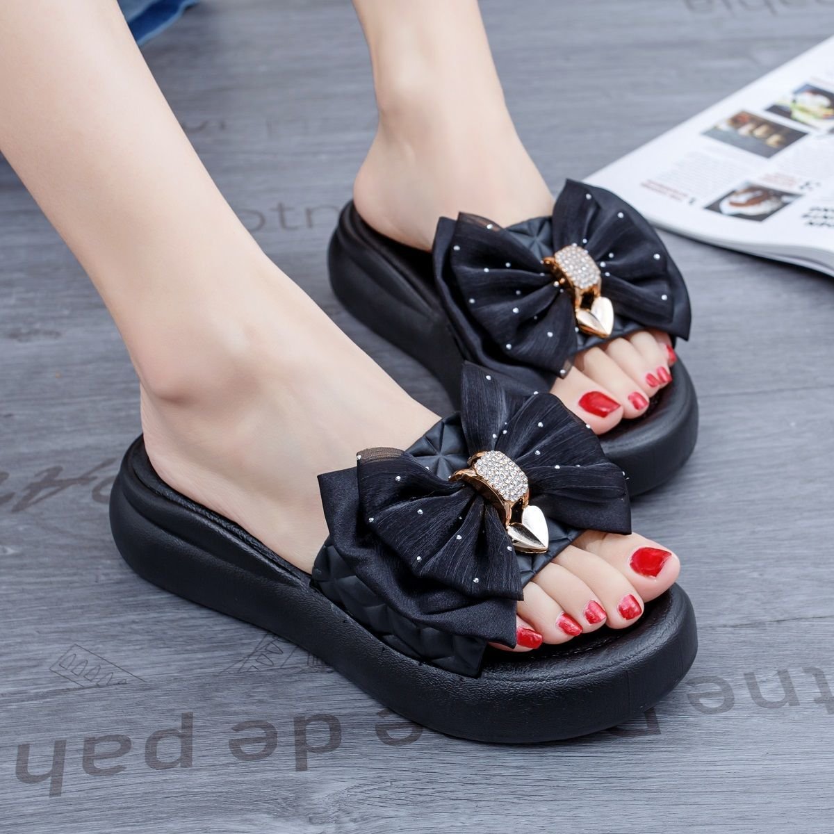 Beach Sandals Non-Slip Fashion Thick Sole Height Increasing Slides Slippers for Women