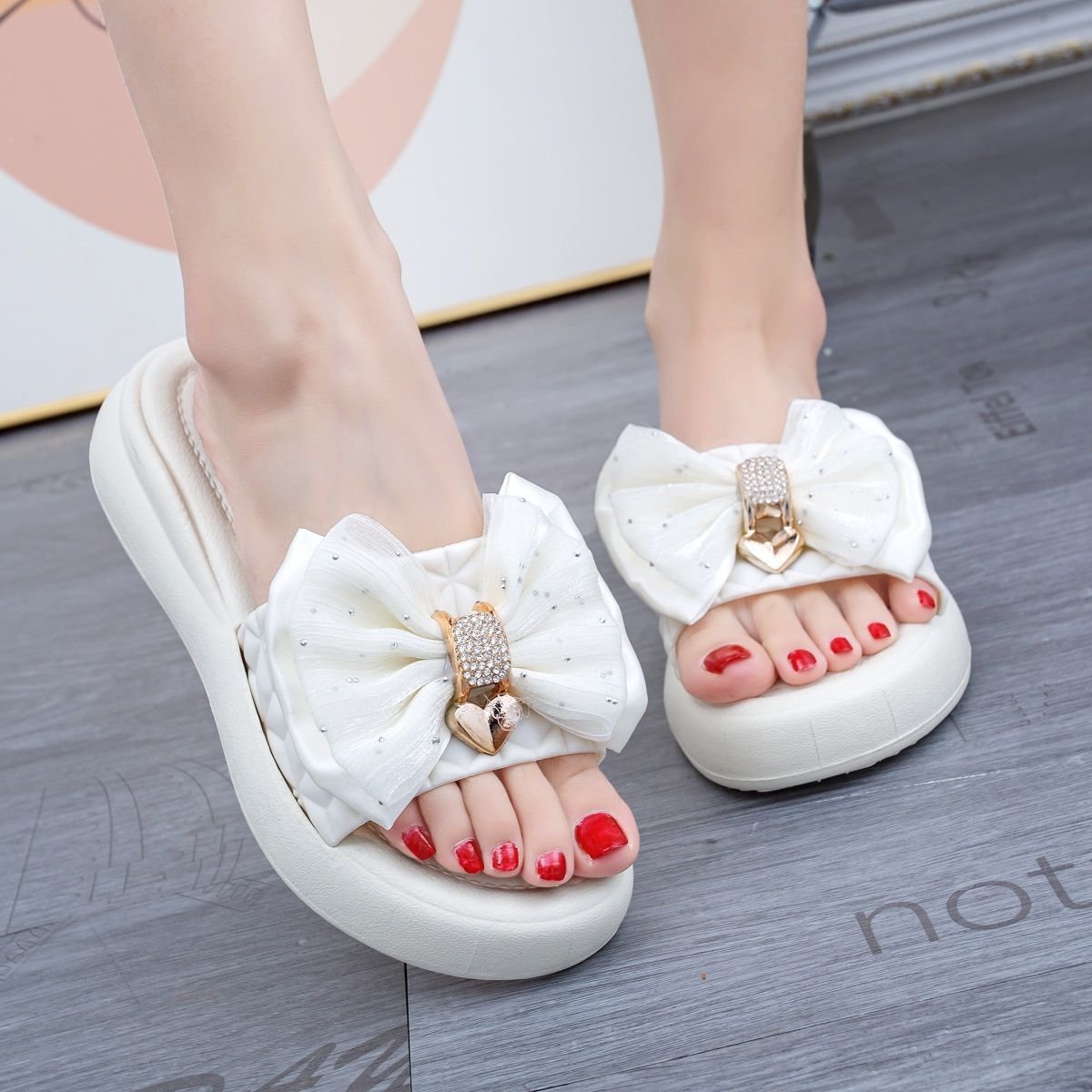 Beach Sandals Non-Slip Fashion Thick Sole Height Increasing Slides Slippers for Women