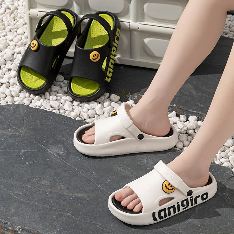 Wholesale Thick Sole Cushioned Home Slipper Dual Color Comfortable Slides Slippers Non-slip Men's Shoes Sporty Slippers