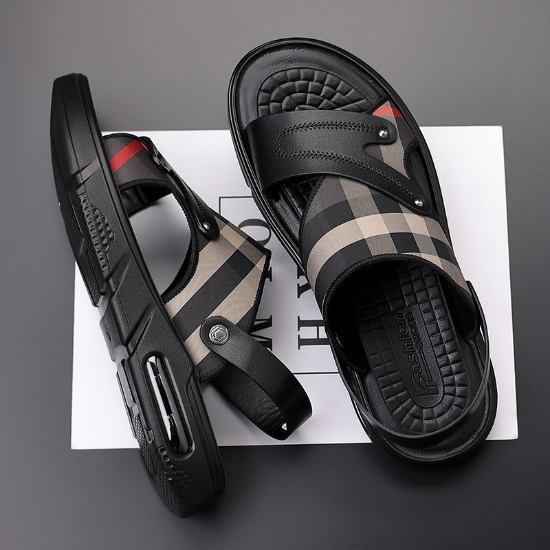 New Outdoor Summer Casual Trend Beach Shoes leather Sandals And Slipper Men