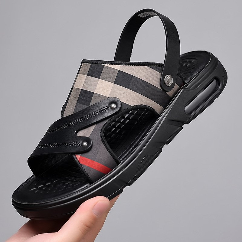 New Outdoor Summer Casual Trend Beach Shoes leather Sandals And Slipper Men