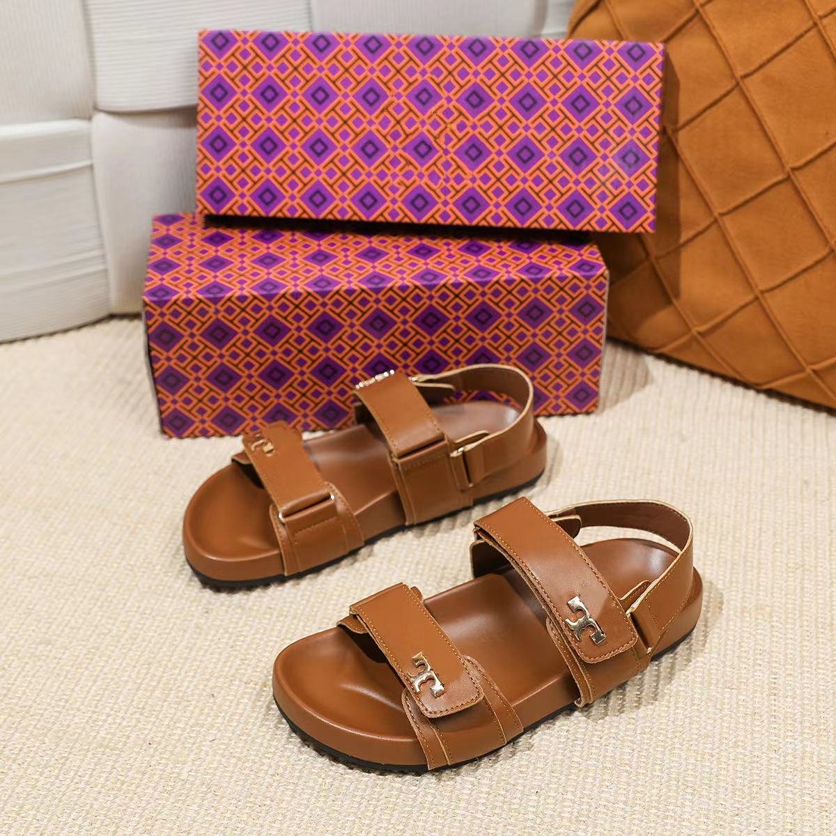 2024 summer leather Velcro doubie-strap ladies luxury slipper sandales femme plat beach sandals for women designer sandals women