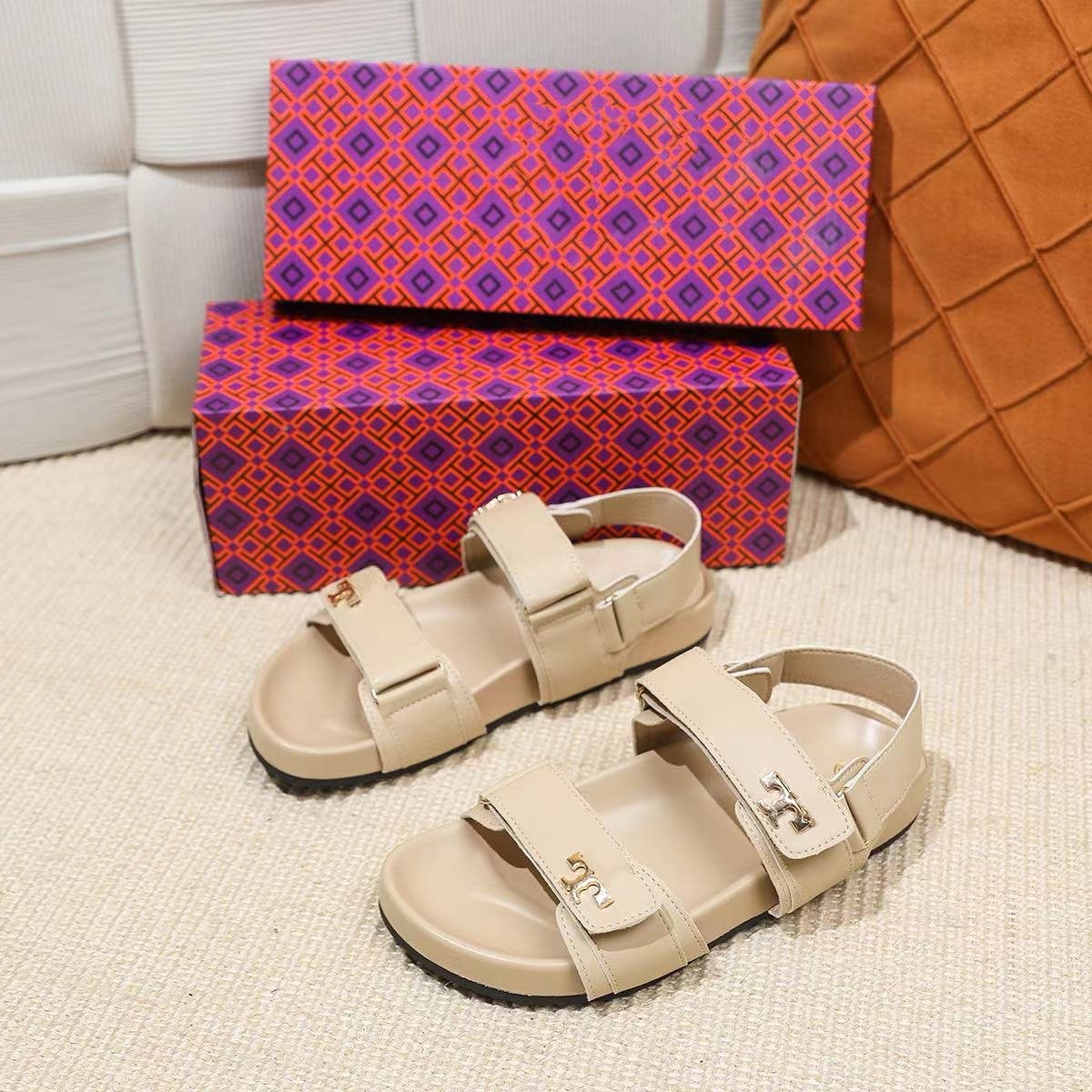 2024 summer leather Velcro doubie-strap ladies luxury slipper sandales femme plat beach sandals for women designer sandals women