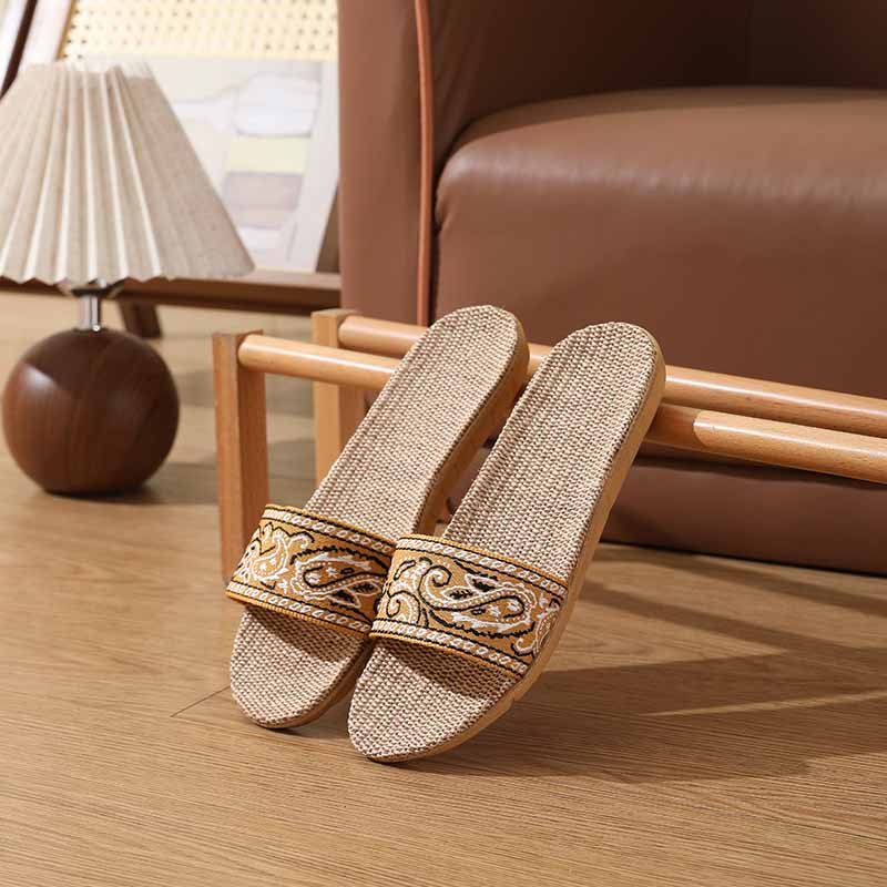 Chinese Embroidery Technique Comfort and Breathable EVA Outsole Fabric Lining Woman Slides Slippers
