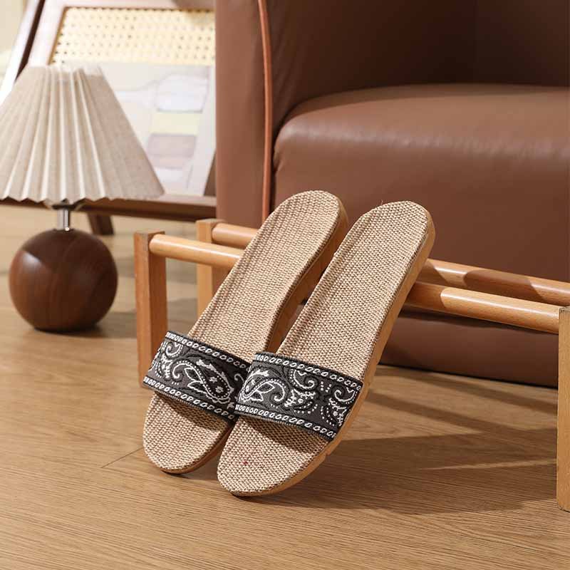 Chinese Embroidery Technique Comfort and Breathable EVA Outsole Fabric Lining Woman Slides Slippers