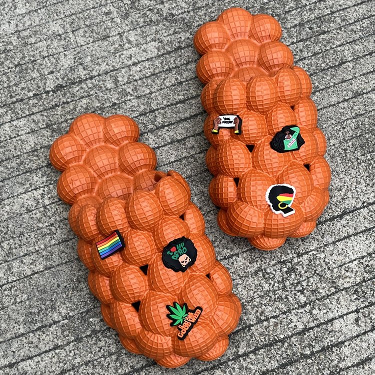 Wholesale EVA Massage Men Women Flat Sandals Bubble Slides With Charms For Women