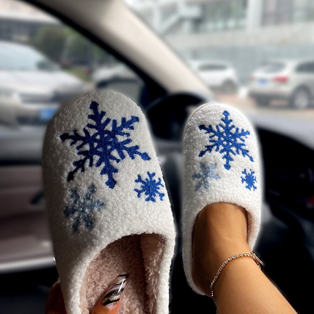 Autumn and Winter New Cute Snowflake Printed Thick Bottom Anti slip Comfortable Home Furnishing Women's Plush Slippers