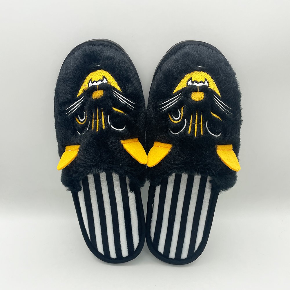 New Arrival Animal Plush Slippers Halloween Spiderweb Slippers with Furry Halloween Accessories for Halloween Costumes