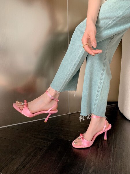 New Summer Large Size Round Toe Ladies Shoes Flat Heel Touch Fastener Casual Thick Soles Beach Women Slippers