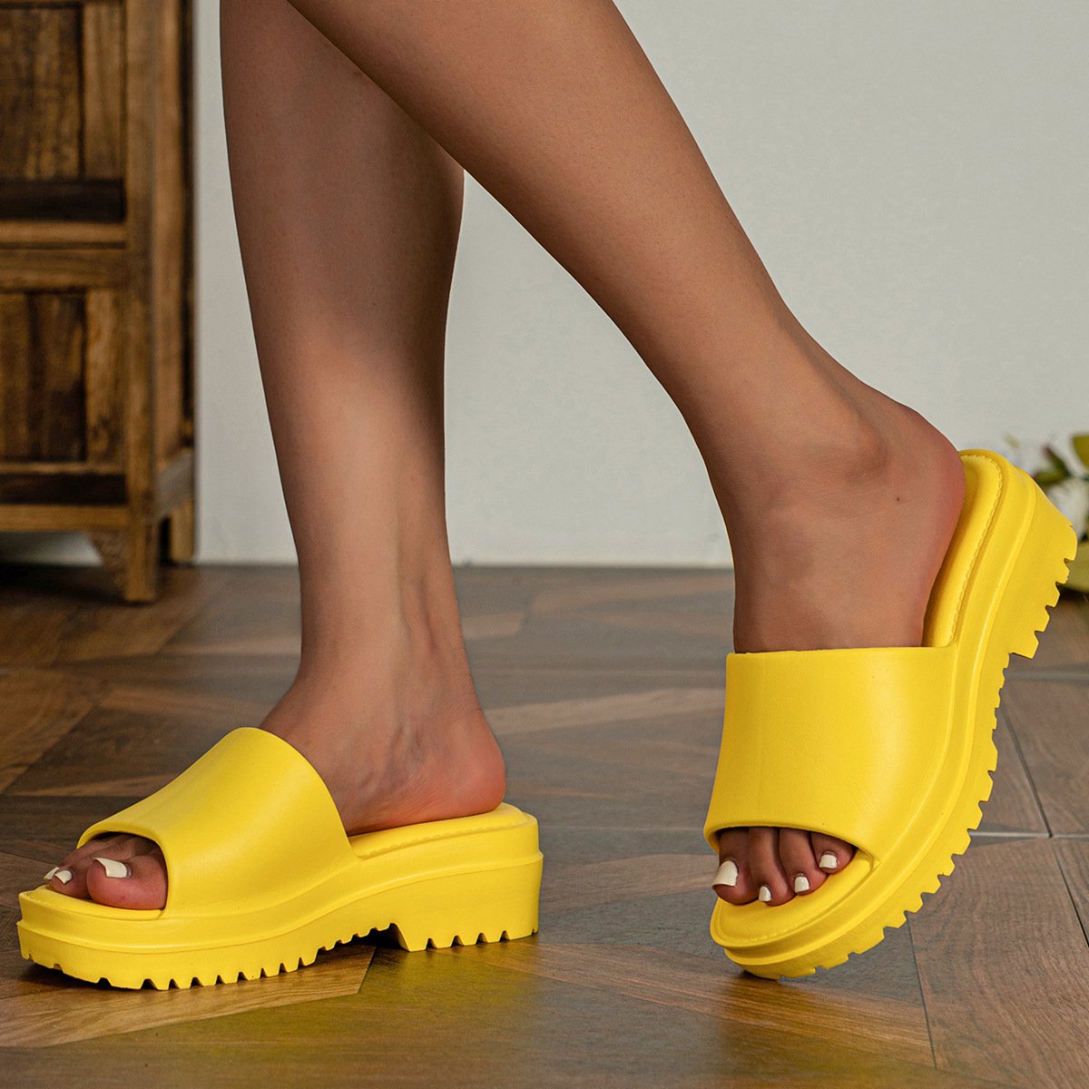 Fashion Luxury Famous Brand Female Ladies Flat Designer Home Sandals Women Slippers Slides For Women