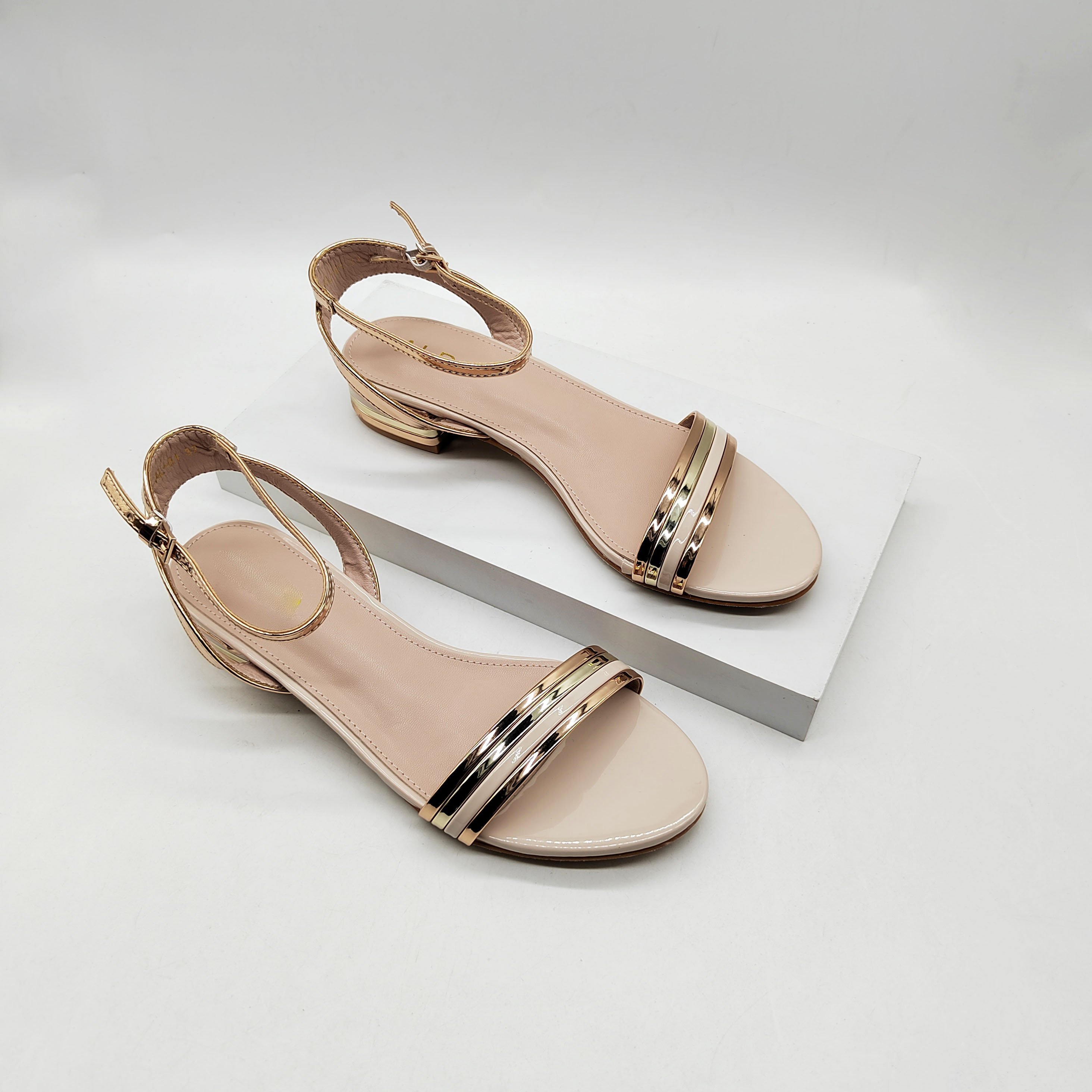 high quality new women and ladies flat sandals party dress shoes gold low heel shiny slipper and sandals for summer