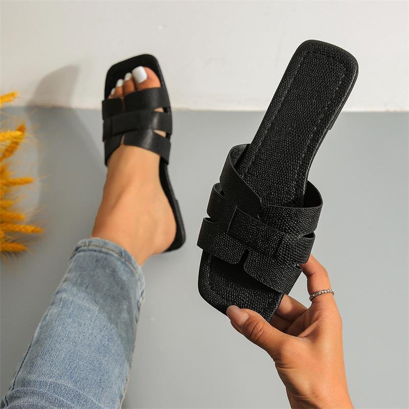 New Style Ladies Beach Sandals Fashion Zapatillas Mujer Anti-slippery Summer 2024 Designer Luxury Women's Flat Slides Slippers