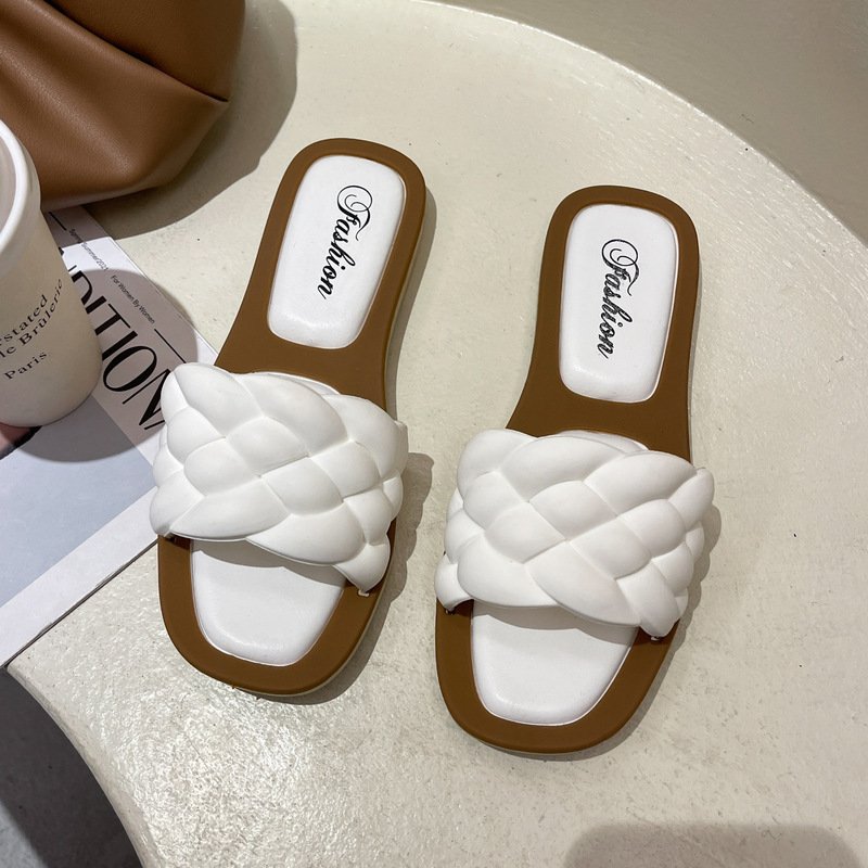 2024 new style small fresh outside wear beach woven fashion flat slipper women slippers