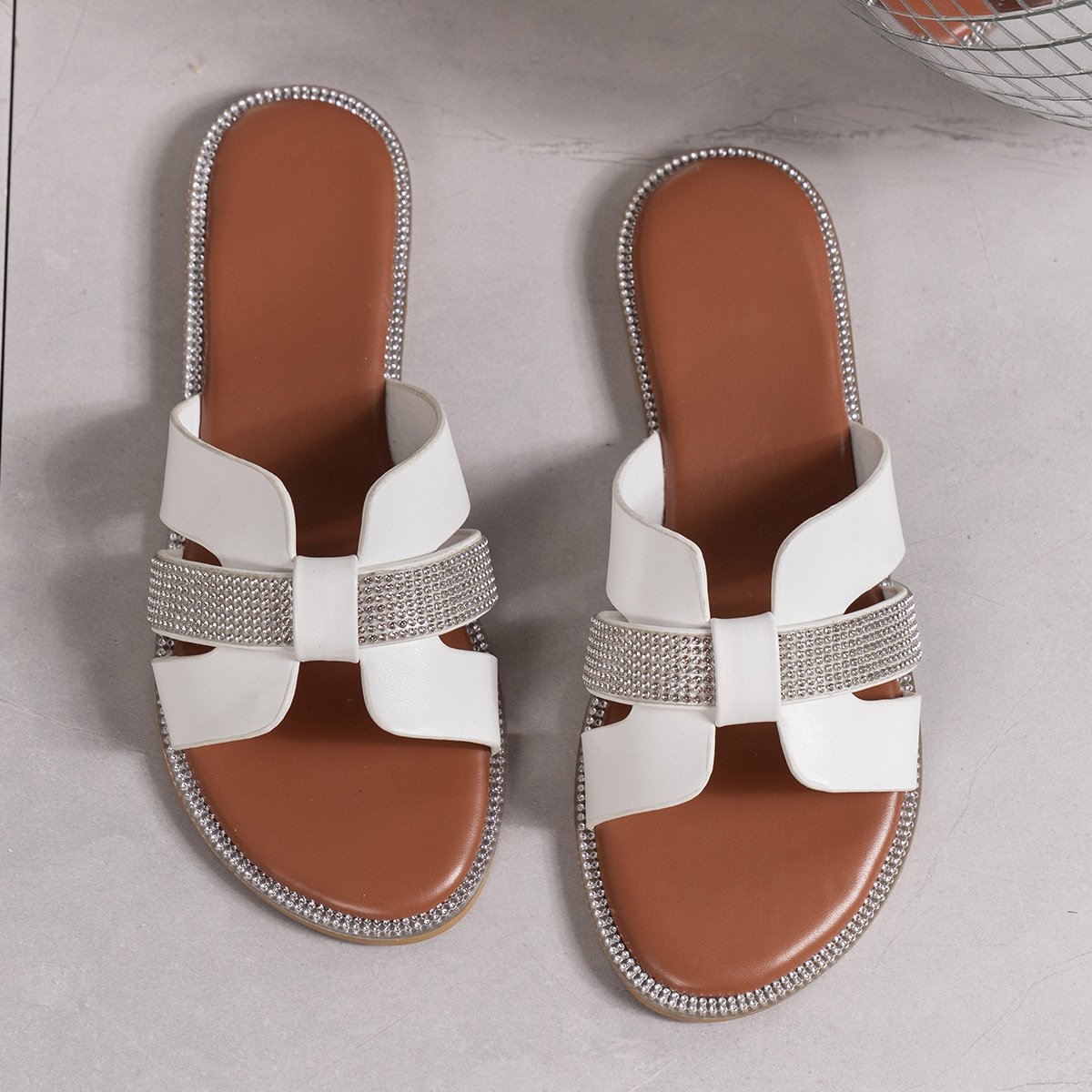 2024 Summer New Women Slippers Flat Bottom Non-slip Outdoor Beach Woman Sandals Sexy Fashion Design Sexy Slides Woman Shoes