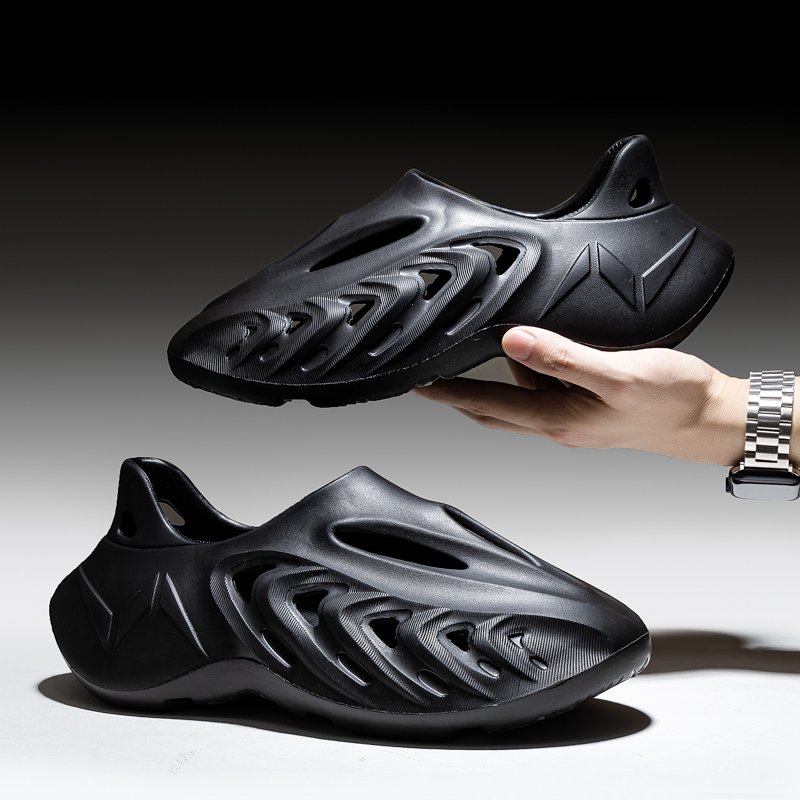 Men's clogs Beach sandals EVA Men's cutout garden shoes Custom perforated slipper sneakers Water shoes Slide foam chute