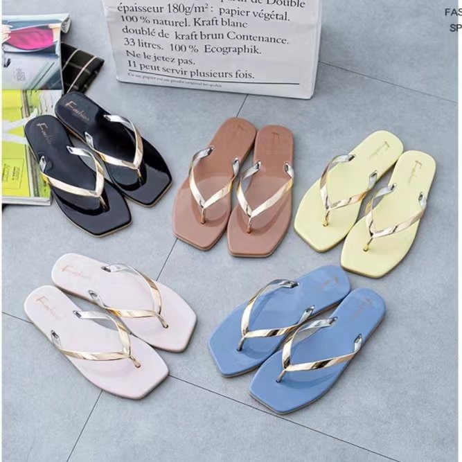 Latest Design Summer Flip Flop Slippers for Women Lightweight and Anti-Slippery Beach PVC and Rubber Insoles