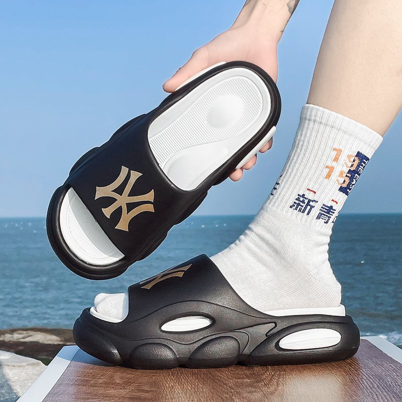 Fashion Trend Men's Thick Sole Personalized Slippers Home Beach Couples Sandals Anti Slip Durable Outdoor Slides Slippers