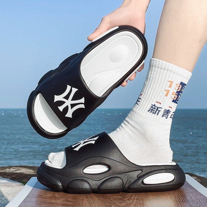 Fashion Trend Men's Thick Sole Personalized Slippers Home Beach Couples Sandals Anti Slip Durable Outdoor Slides Slippers