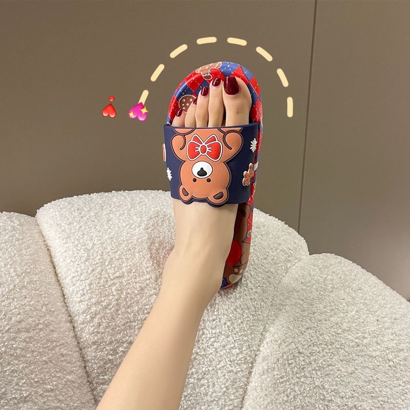 2023 Fashion Ins Style Women's Super Soft Cartoon Bear Slippers PVC Lined Home Outdoor Summer Slippers Wholesale Winter Season