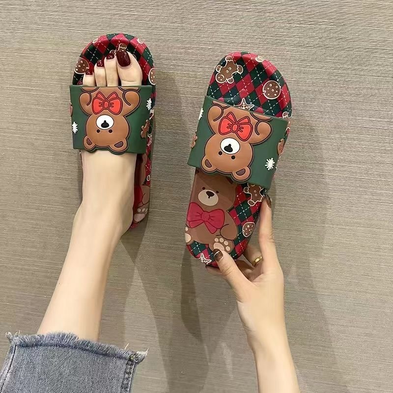 2023 Fashion Ins Style Women's Super Soft Cartoon Bear Slippers PVC Lined Home Outdoor Summer Slippers Wholesale Winter Season