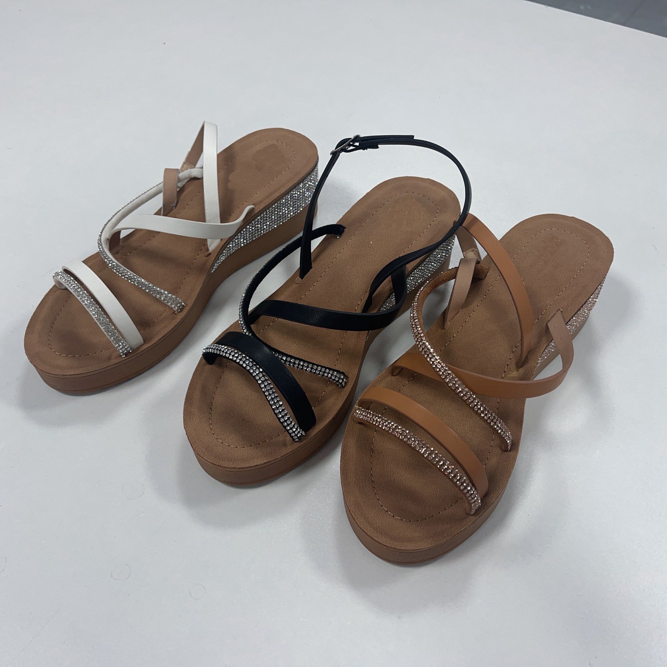 Women's Fashion Flat Sandals Genuine Leather Insole PU PVC round Slide Slippers Strap Closure Platform Style Massage Feature