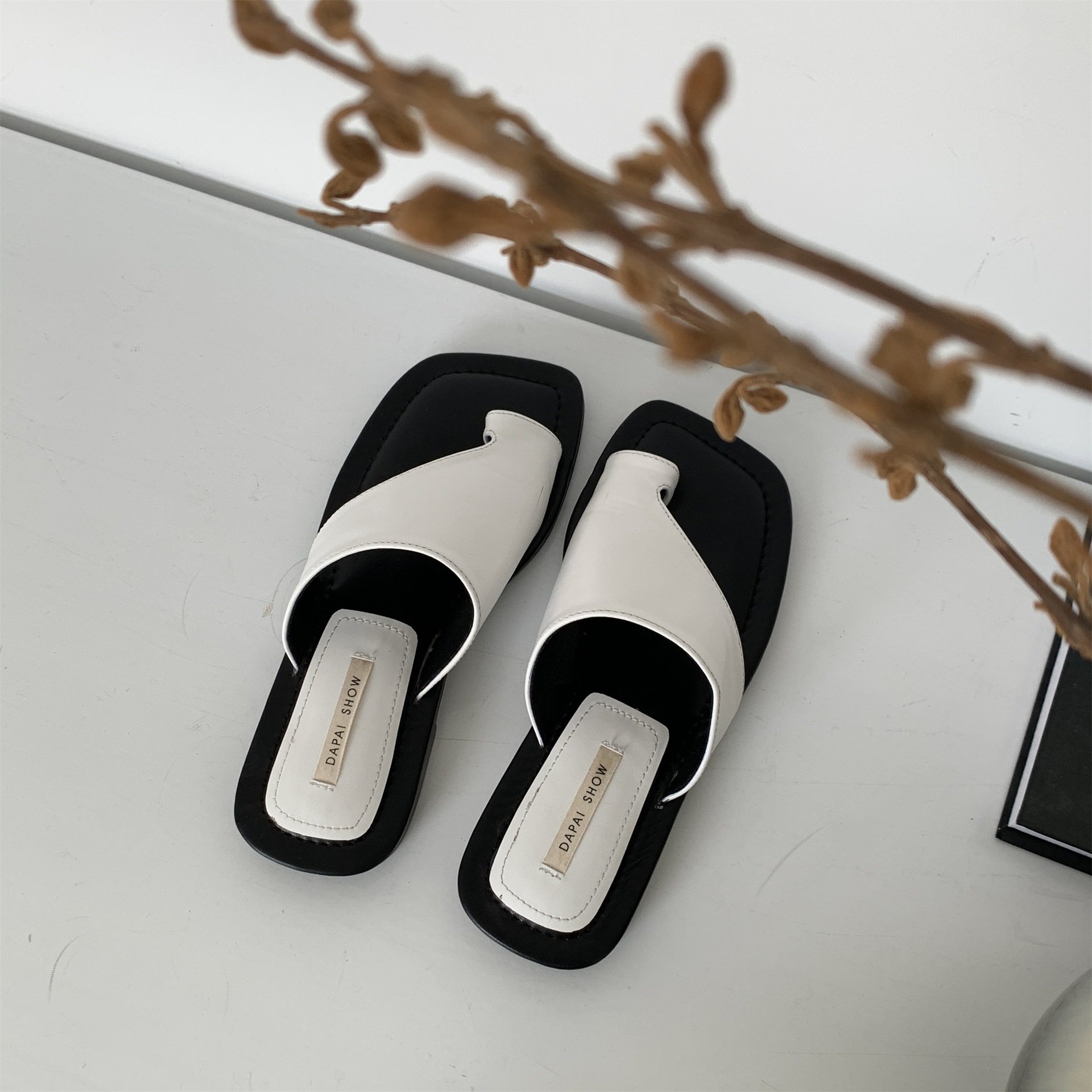 Summer New Comfortable Soft Soled Slippers Casual Women's Shoes Outside Wear Flat Lazy Peep-toe Roman Beach PVC PU Cotton