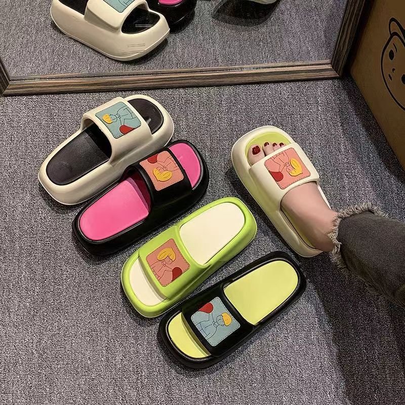 Wholesale New cheap flat Anti-Slip Open Toe Shower Sandals Indoor Outdoor Casual Slide Slippers for women