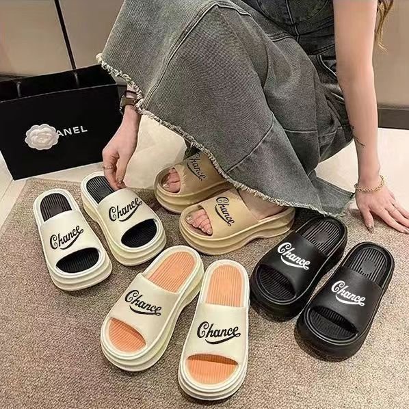 Wholesale New cheap flat Anti-Slip Open Toe Shower Sandals Indoor Outdoor Casual Slide Slippers for women