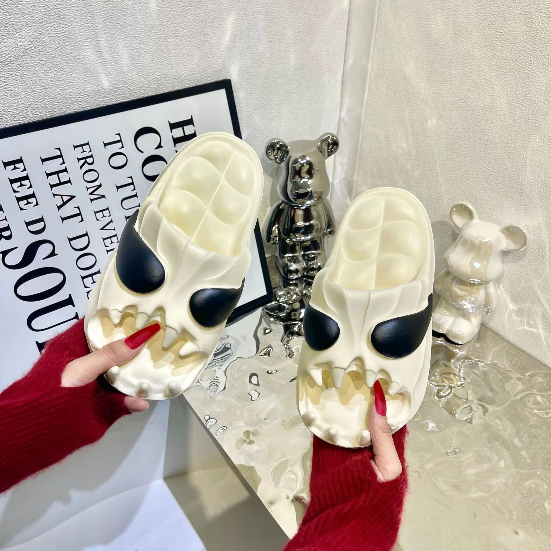 hot selling products 2024 woman men summer slippers slides slippers Skull Slides House Shoes Venom Slippers