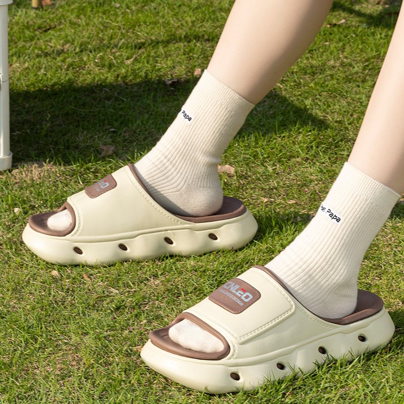 2024 New Slipper Thick Bottom Dual Color Men's Shoes Non-slip Anti Order Slides Slippers for Men and Women Sporty Slipper