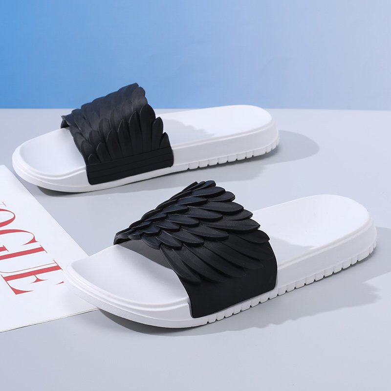 Factory Designer's Custom Slide slippers logo Men Light Weight Evergreen Cushioned Non Slip Sandals Summer Outdoor Use Wholesale