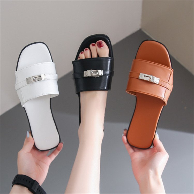 Summer Ladies Leather Slide Slippers Logo Custom Square Toe Soft Leather Women Outdoor Flat Sandals
