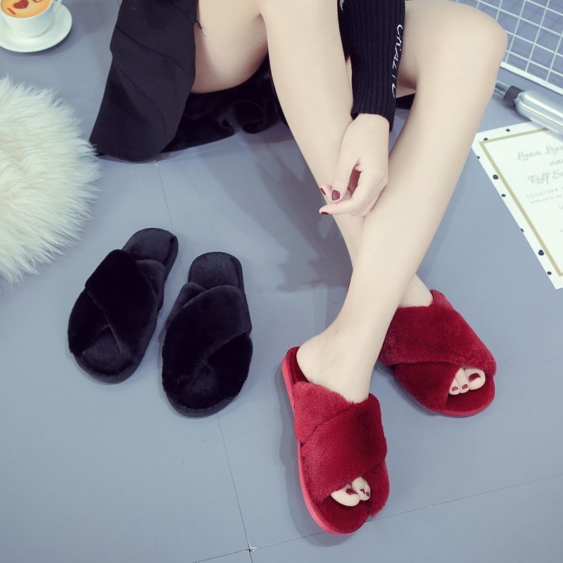 Women Fuzzy Faux Fur Slippers Flat House Shoes Indoor Outdoor Slip on Slide Sandals