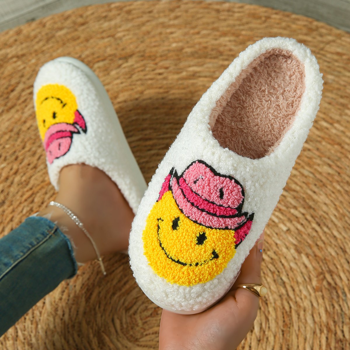OEM/ODM Acceptable Cute Cartoon Cowboy Hat Cotton Slides Slippers Winter Fuzzy Indoor Warm Slippers