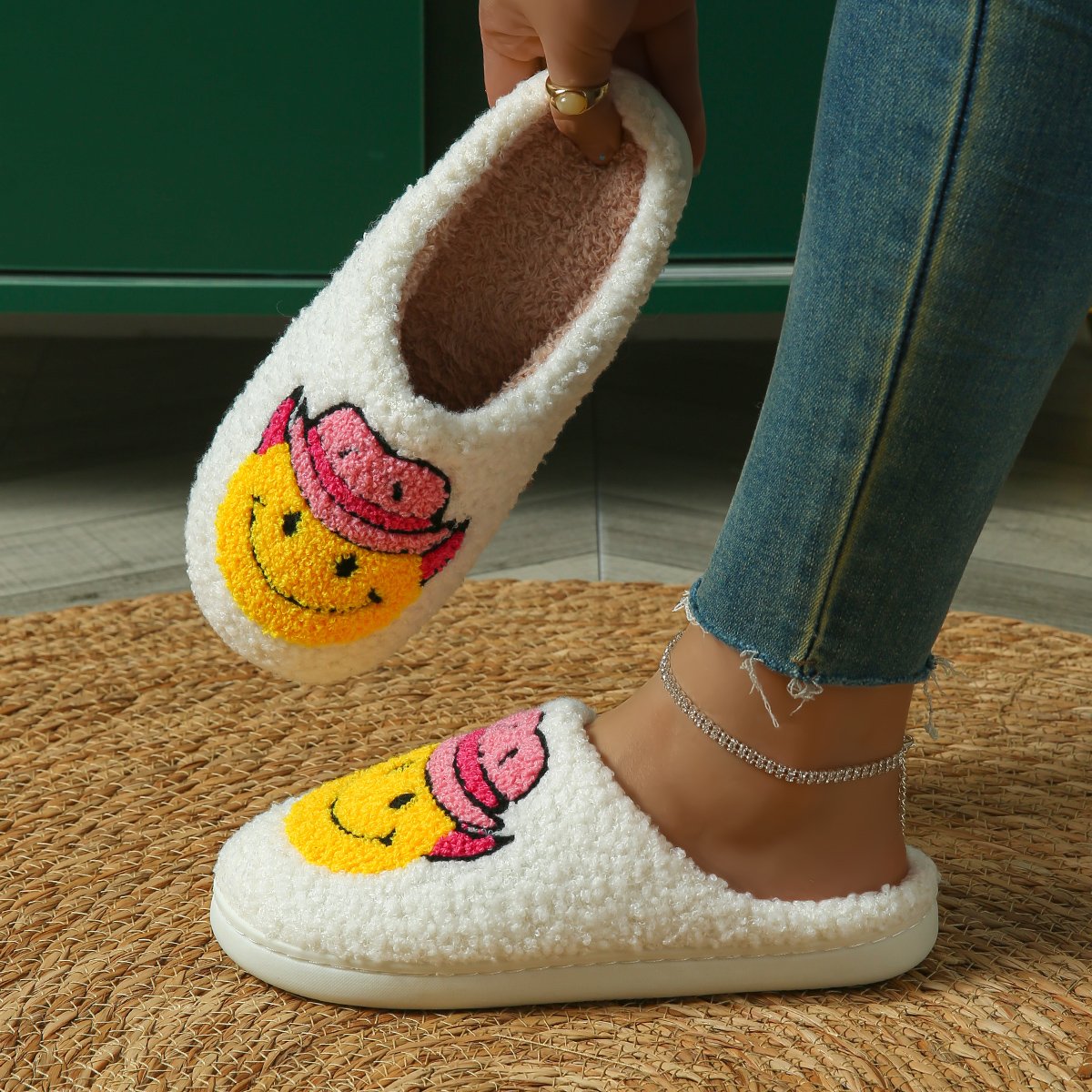 OEM/ODM Acceptable Cute Cartoon Cowboy Hat Cotton Slides Slippers Winter Fuzzy Indoor Warm Slippers