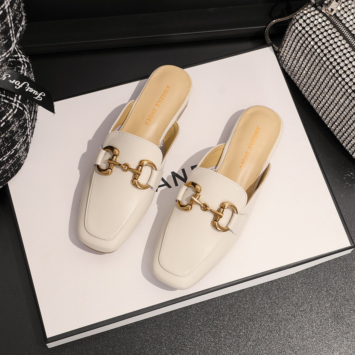 New 2024 Summer Genuine Leather Slide Slippers Designer Luxury Brand Shoes Women's Slippers 2022 Summer New Fashion Slippers