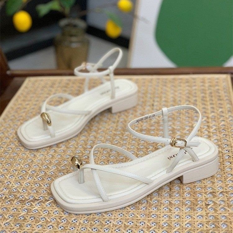 Xuanhui Summer fashion 3cm square heel Outdoor Beach Women Shoes Casual flat sandals for girls