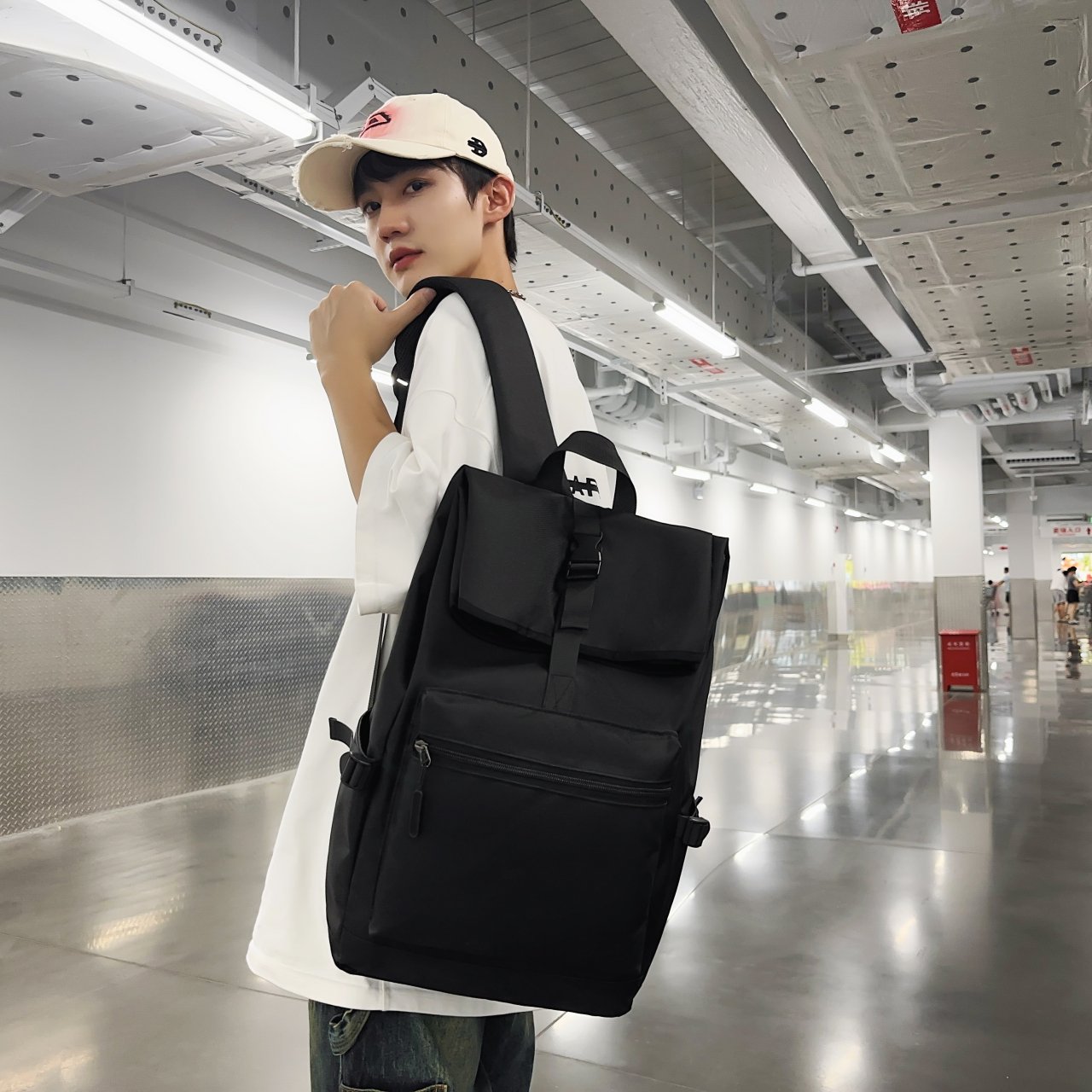 wholesale men waterproof rolltop laptop backpack Custom Logo men Large-capacity business computer bag backpack