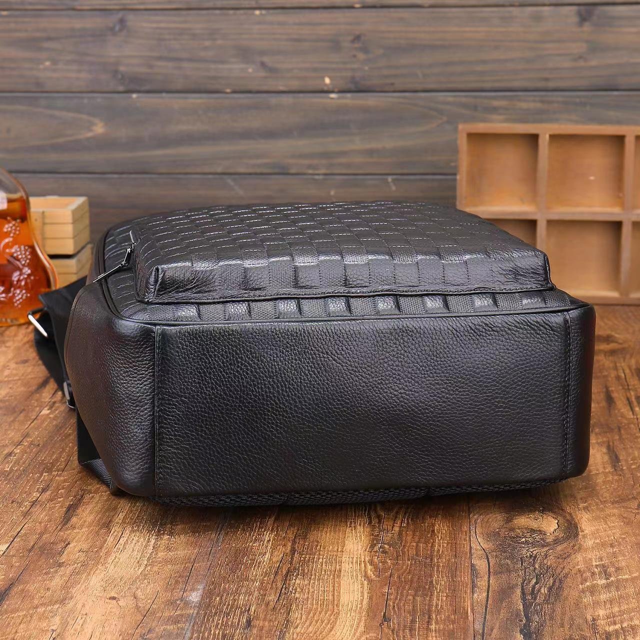 Custom Logo Leather Checkerboard Laptop Back Pack Men Waterproof Black Genuine Leather Travel Laptop Backpack for Men