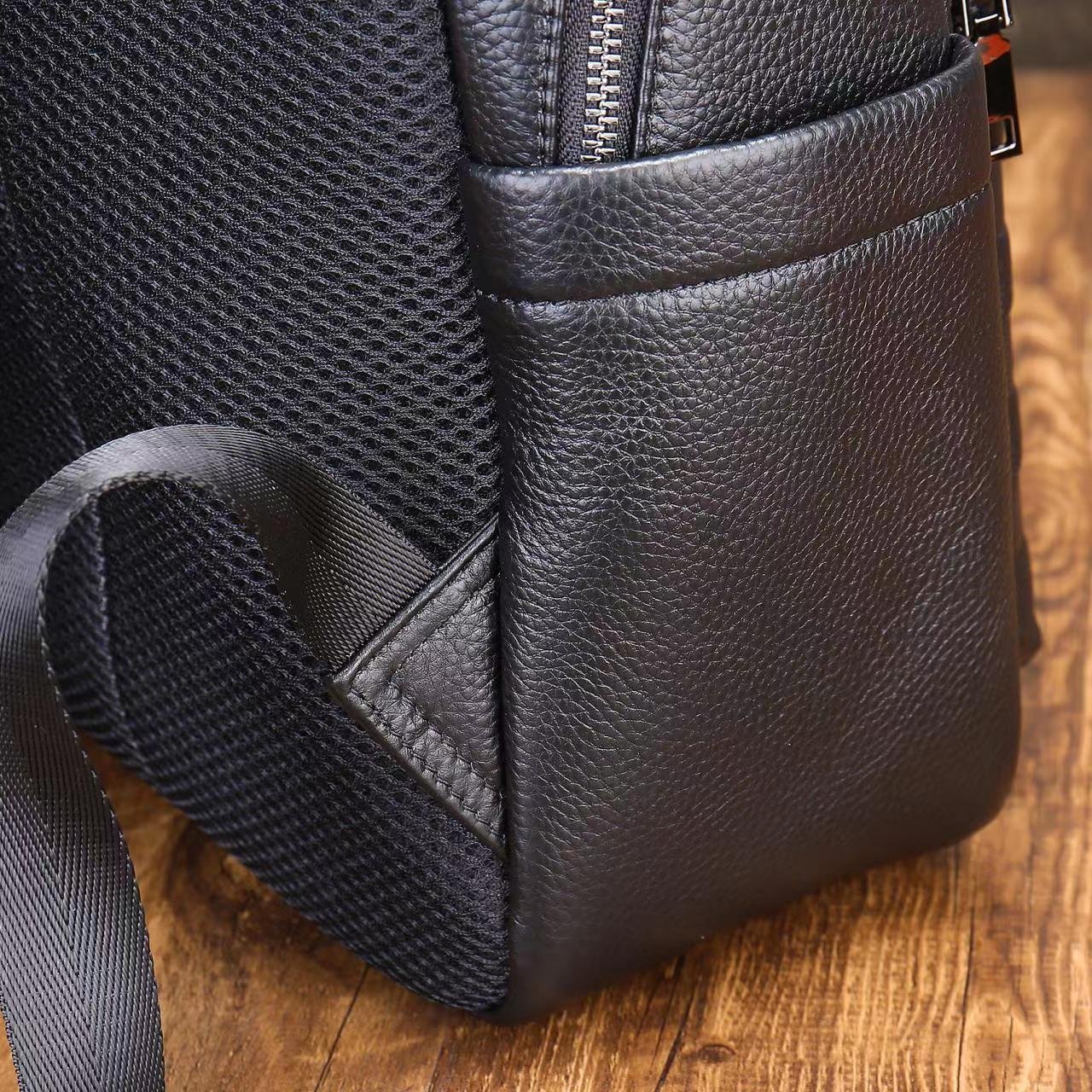 Custom Logo Leather Checkerboard Laptop Back Pack Men Waterproof Black Genuine Leather Travel Laptop Backpack for Men