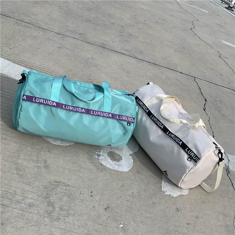 2024 Unisex Fitness Travel Duffle Bag Large Size Custom Sports Gym Yoga Design Waterproof Business Zipper New Arrival Black