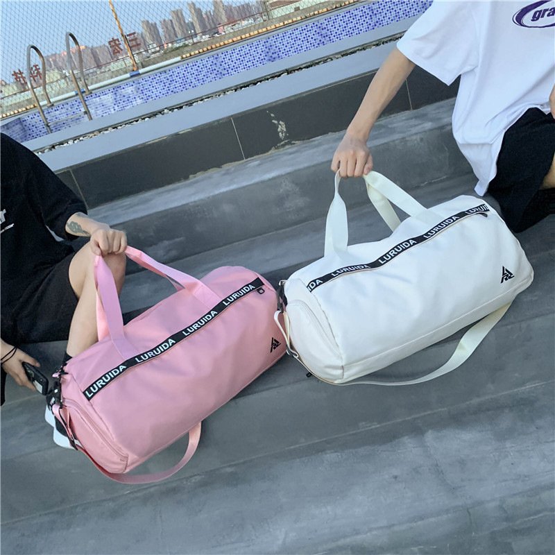 2024 Unisex Fitness Travel Duffle Bag Large Size Custom Sports Gym Yoga Design Waterproof Business Zipper New Arrival Black