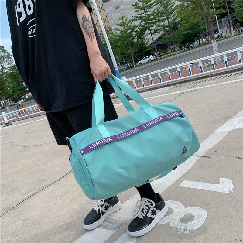 2024 Unisex Fitness Travel Duffle Bag Large Size Custom Sports Gym Yoga Design Waterproof Business Zipper New Arrival Black