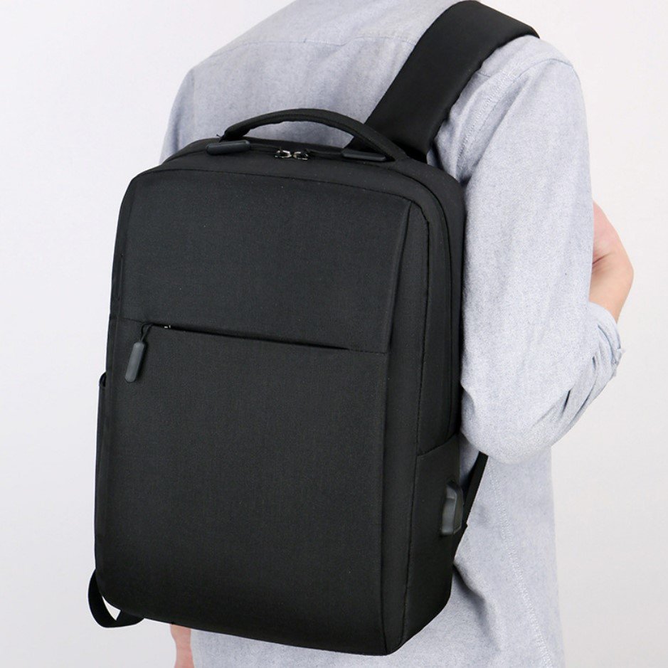 Russia Market Hot Sell Business Man Laptop Backpack Lightweight Four Colors Interior Compartment USB Charger Laptop Backpack