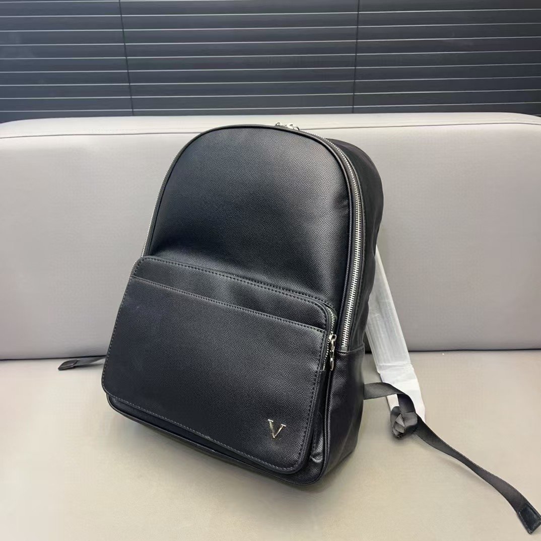 2024 Large capacity solid leather sport luxury leather travel laptop backpacks designer backpacks famous brands men's backpack