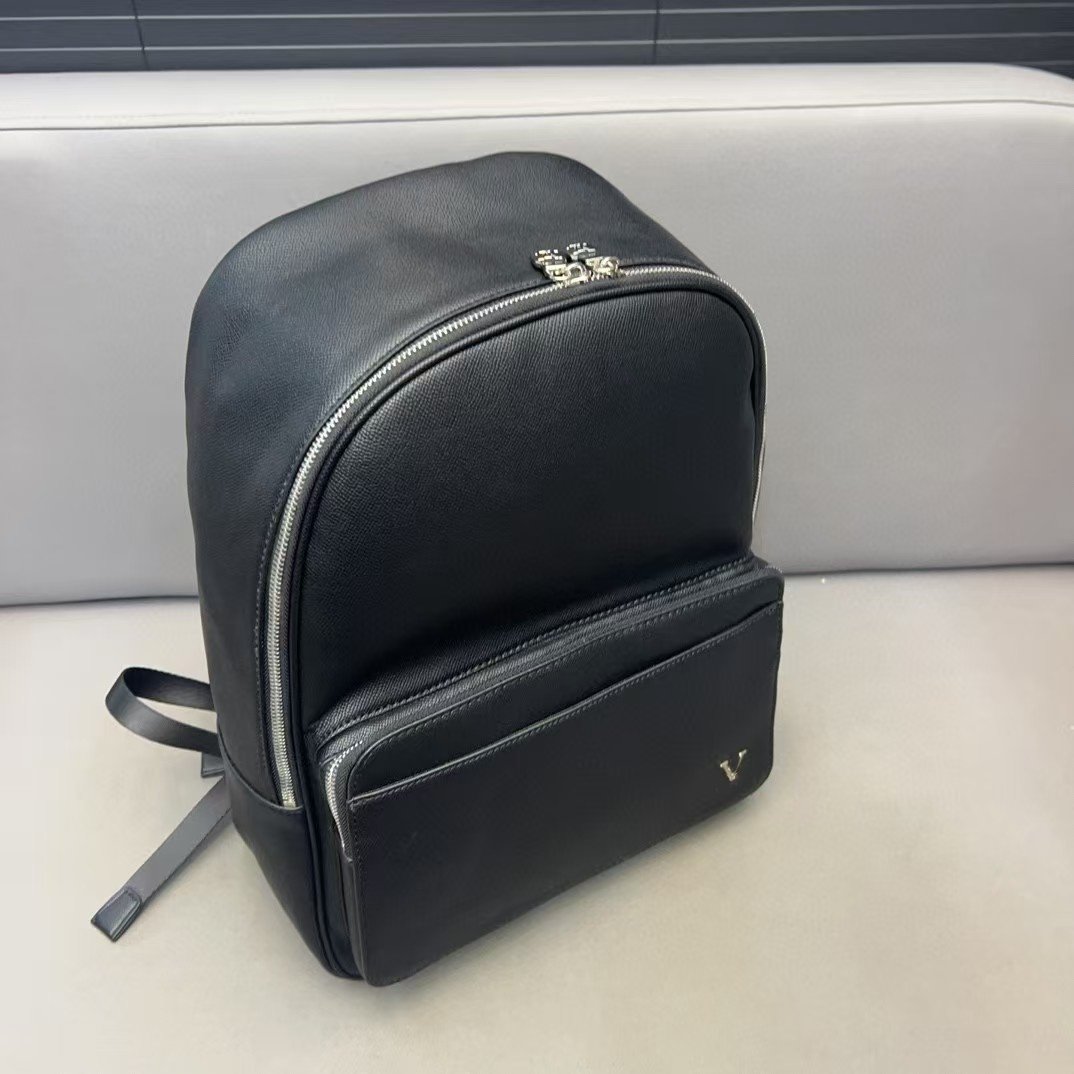 2024 Large capacity solid leather sport luxury leather travel laptop backpacks designer backpacks famous brands men's backpack