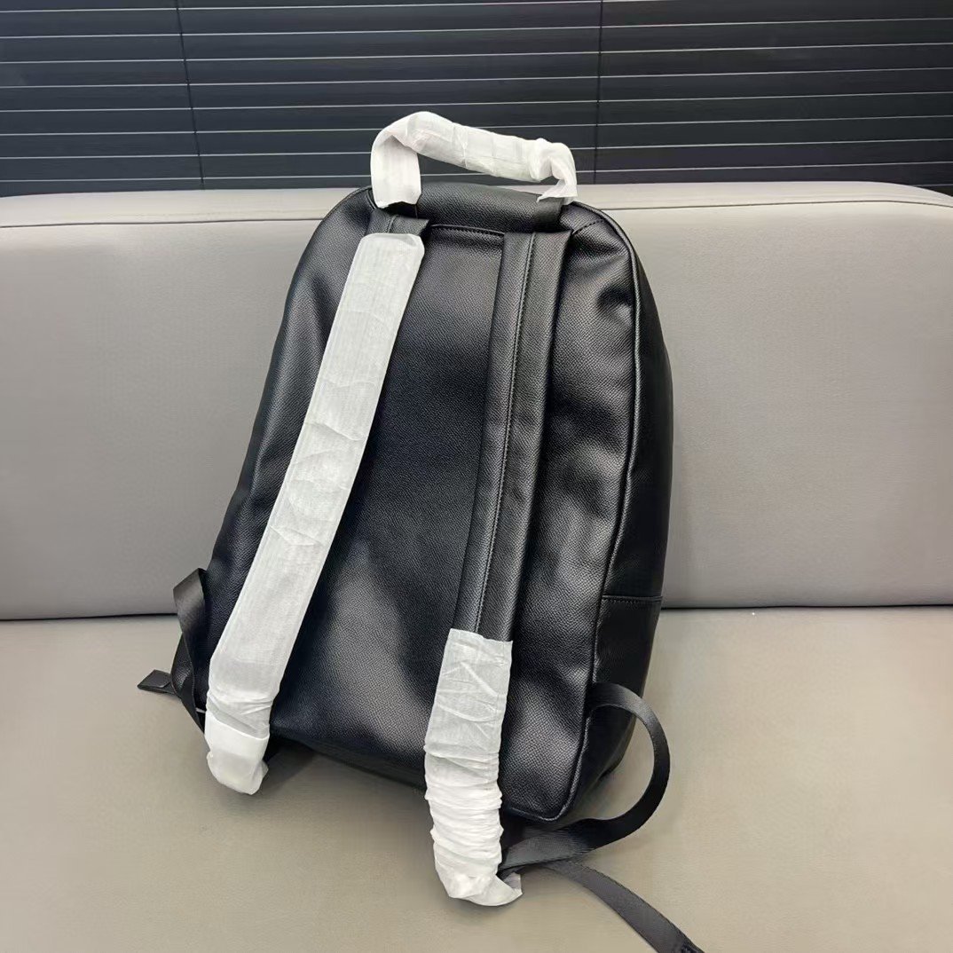 2024 Large capacity solid leather sport luxury leather travel laptop backpacks designer backpacks famous brands men's backpack