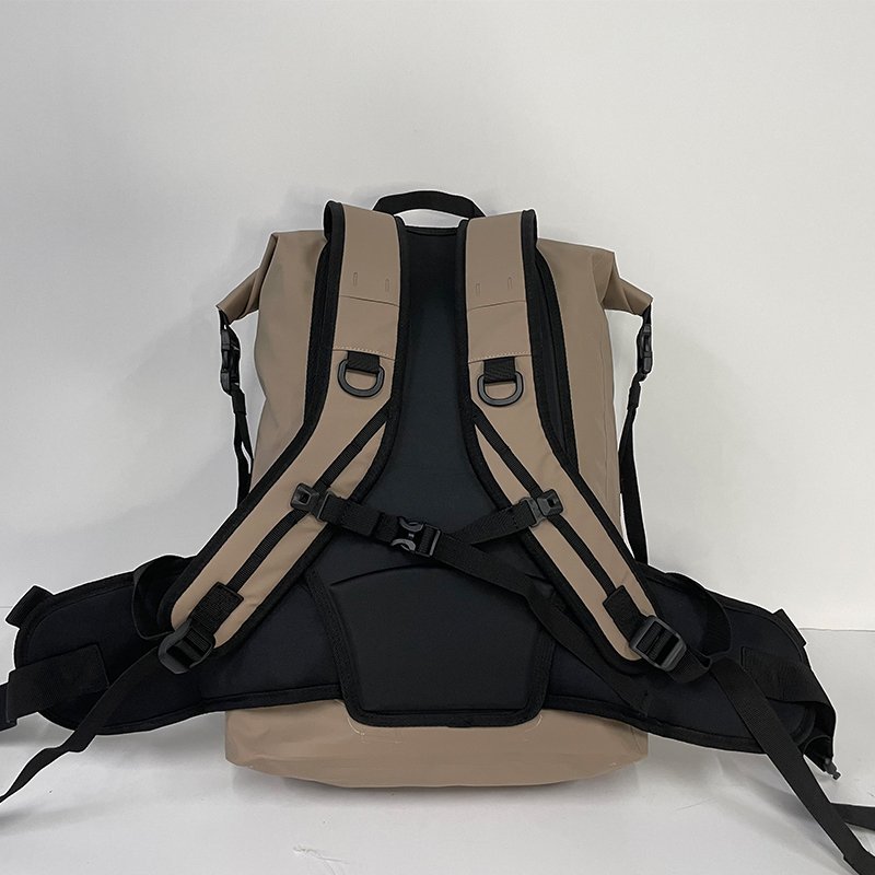 Wholesale 30L travel laptop bag backpack waterproof for daily and traveling comping hiking